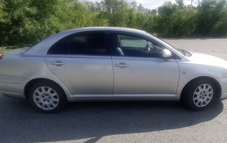 Toyota Avensis III рестайлинг, 2004 год, 700 000 рублей, 3 фотография