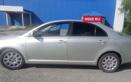 Toyota Avensis III рестайлинг, 2004 год, 700 000 рублей, 4 фотография