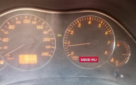 Toyota Avensis III рестайлинг, 2004 год, 700 000 рублей, 10 фотография