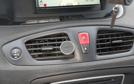 Renault Scenic III, 2010 год, 700 000 рублей, 4 фотография