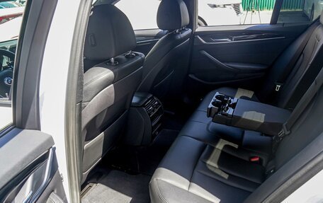 BMW 5 серия, 2017 год, 3 393 000 рублей, 11 фотография