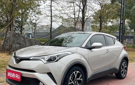 Toyota C-HR I рестайлинг, 2022 год, 1 490 000 рублей, 1 фотография