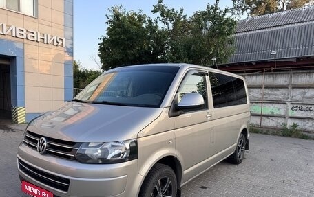 Volkswagen Caravelle T5, 2013 год, 2 600 000 рублей, 1 фотография
