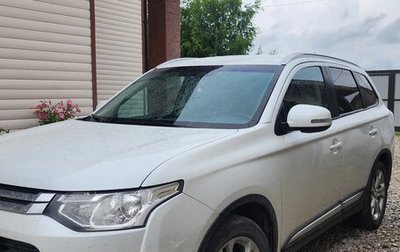 Mitsubishi Outlander III рестайлинг 3, 2014 год, 1 700 000 рублей, 1 фотография