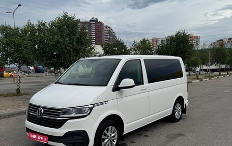 Volkswagen Caravelle T6 рестайлинг, 2021 год, 5 200 000 рублей, 1 фотография