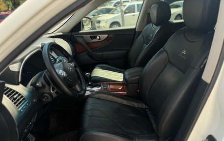 Infiniti QX70, 2014 год, 1 950 000 рублей, 23 фотография
