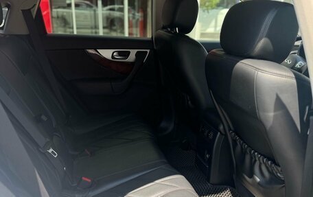 Infiniti QX70, 2014 год, 1 950 000 рублей, 32 фотография