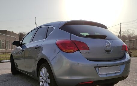 Opel Astra J, 2010 год, 515 000 рублей, 2 фотография