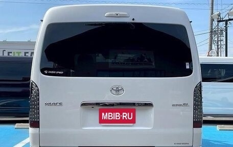 Toyota HiAce H200, 2022 год, 3 750 000 рублей, 5 фотография