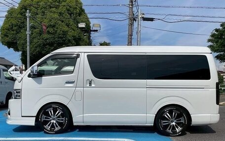 Toyota HiAce H200, 2022 год, 3 750 000 рублей, 7 фотография