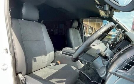 Toyota HiAce H200, 2022 год, 3 750 000 рублей, 15 фотография