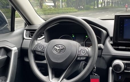 Toyota RAV4, 2022 год, 2 020 000 рублей, 12 фотография