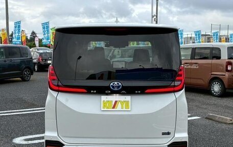 Toyota Noah, 2022 год, 2 495 000 рублей, 5 фотография