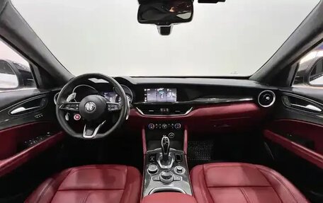 Alfa Romeo Stelvio, 2022 год, 3 391 080 рублей, 3 фотография