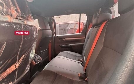 Toyota Hilux VIII, 2025 год, 6 850 000 рублей, 7 фотография