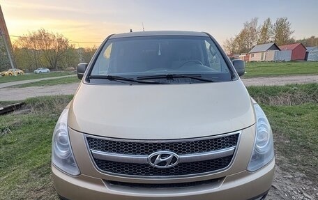 Hyundai H-1 II рестайлинг, 2008 год, 1 200 000 рублей, 2 фотография