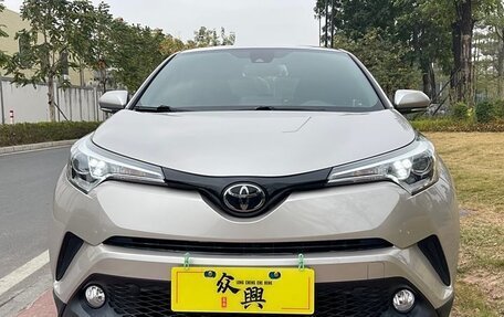 Toyota C-HR I рестайлинг, 2022 год, 1 490 000 рублей, 2 фотография