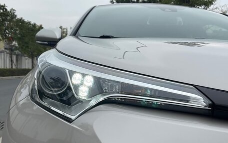Toyota C-HR I рестайлинг, 2022 год, 1 490 000 рублей, 4 фотография