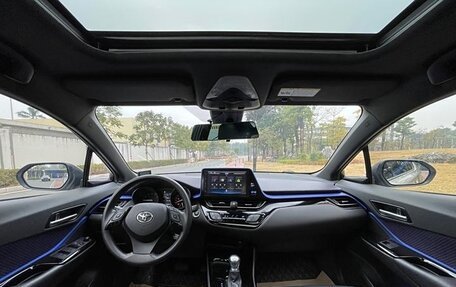 Toyota C-HR I рестайлинг, 2022 год, 1 490 000 рублей, 8 фотография