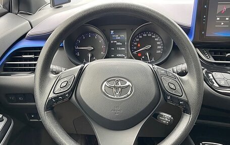Toyota C-HR I рестайлинг, 2022 год, 1 490 000 рублей, 11 фотография