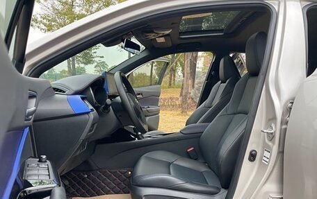 Toyota C-HR I рестайлинг, 2022 год, 1 490 000 рублей, 13 фотография