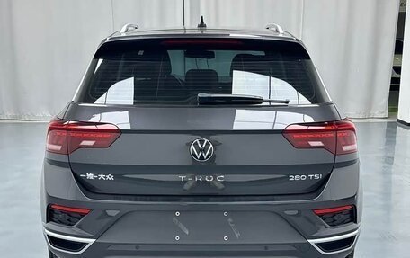 Volkswagen T-Roc I, 2022 год, 1 743 000 рублей, 5 фотография