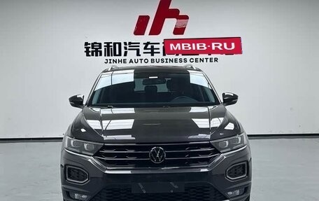 Volkswagen T-Roc I, 2022 год, 1 743 000 рублей, 2 фотография