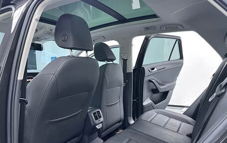 Volkswagen T-Roc I, 2022 год, 1 743 000 рублей, 16 фотография