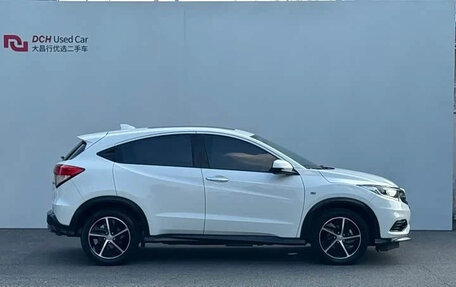 Honda Vezel, 2021 год, 1 445 000 рублей, 3 фотография