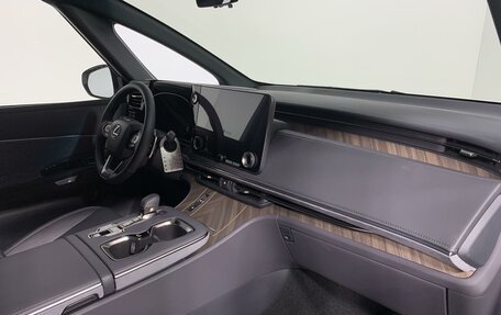 Lexus LM, 2024 год, 22 990 000 рублей, 14 фотография