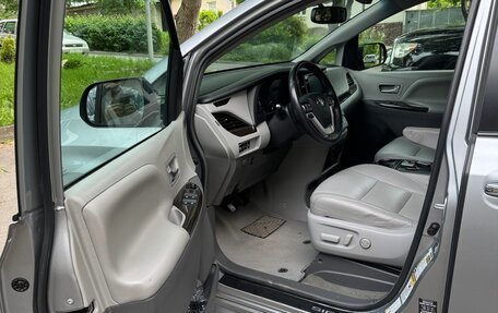 Toyota Sienna III, 2016 год, 3 250 000 рублей, 5 фотография