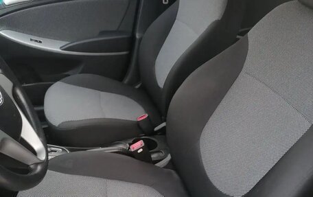 Hyundai Solaris II рестайлинг, 2013 год, 915 000 рублей, 2 фотография