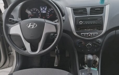 Hyundai Solaris II рестайлинг, 2013 год, 915 000 рублей, 6 фотография