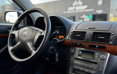 Toyota Avensis III рестайлинг, 2007 год, 800 000 рублей, 23 фотография
