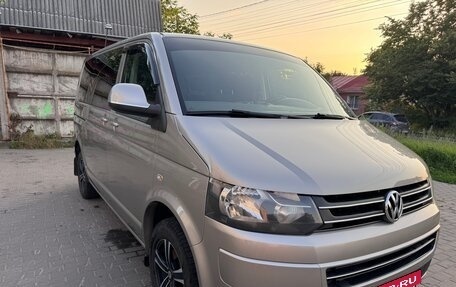 Volkswagen Caravelle T5, 2013 год, 2 600 000 рублей, 2 фотография