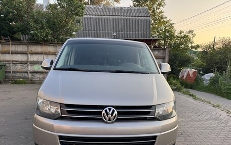 Volkswagen Caravelle T5, 2013 год, 2 600 000 рублей, 3 фотография