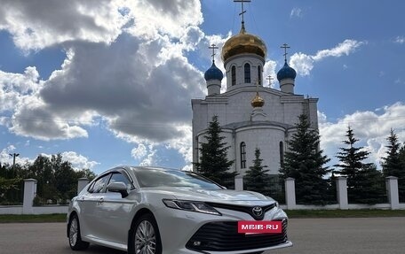 Toyota Camry, 2019 год, 2 630 000 рублей, 4 фотография