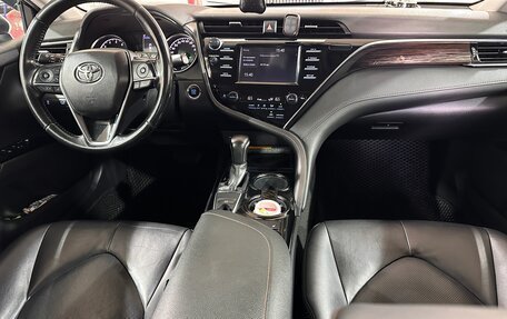 Toyota Camry, 2019 год, 2 630 000 рублей, 18 фотография