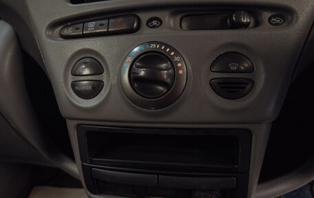 Toyota FunCargo, 2000 год, 549 000 рублей, 12 фотография