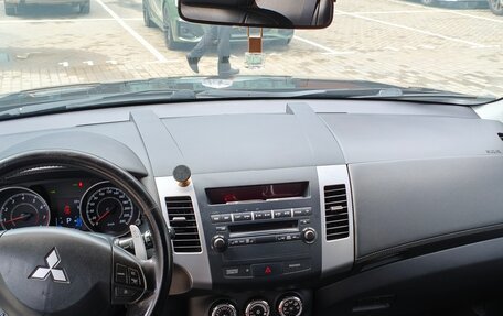 Mitsubishi Outlander III рестайлинг 3, 2010 год, 1 070 000 рублей, 7 фотография