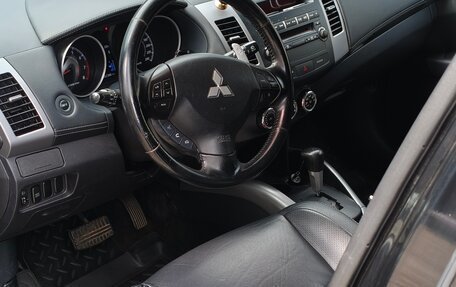 Mitsubishi Outlander III рестайлинг 3, 2010 год, 1 070 000 рублей, 6 фотография