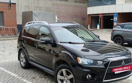 Mitsubishi Outlander III рестайлинг 3, 2010 год, 1 070 000 рублей, 2 фотография