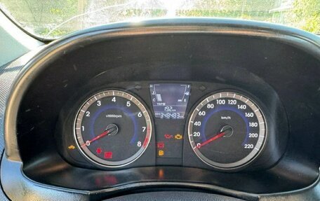 Hyundai Solaris II рестайлинг, 2012 год, 530 000 рублей, 2 фотография