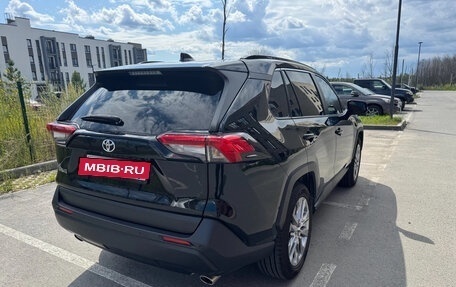 Toyota RAV4, 2021 год, 2 550 000 рублей, 4 фотография