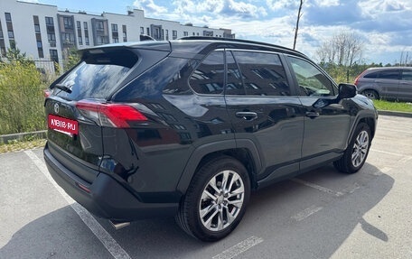 Toyota RAV4, 2021 год, 2 550 000 рублей, 3 фотография