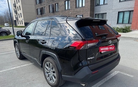 Toyota RAV4, 2021 год, 2 550 000 рублей, 7 фотография