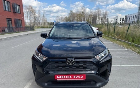 Toyota RAV4, 2021 год, 2 550 000 рублей, 10 фотография