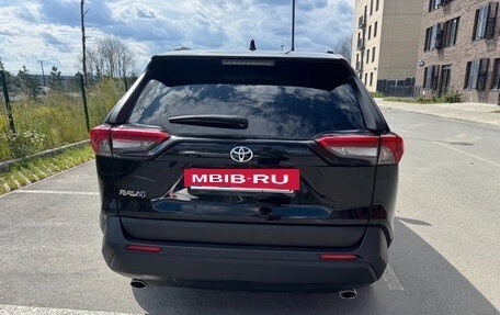 Toyota RAV4, 2021 год, 2 550 000 рублей, 5 фотография