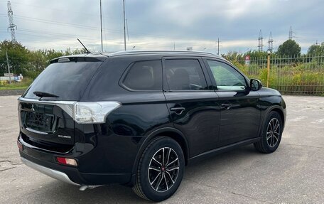 Mitsubishi Outlander III рестайлинг 3, 2014 год, 1 299 000 рублей, 4 фотография