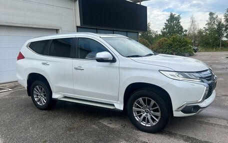 Mitsubishi Pajero Sport III рестайлинг, 2018 год, 2 499 000 рублей, 3 фотография